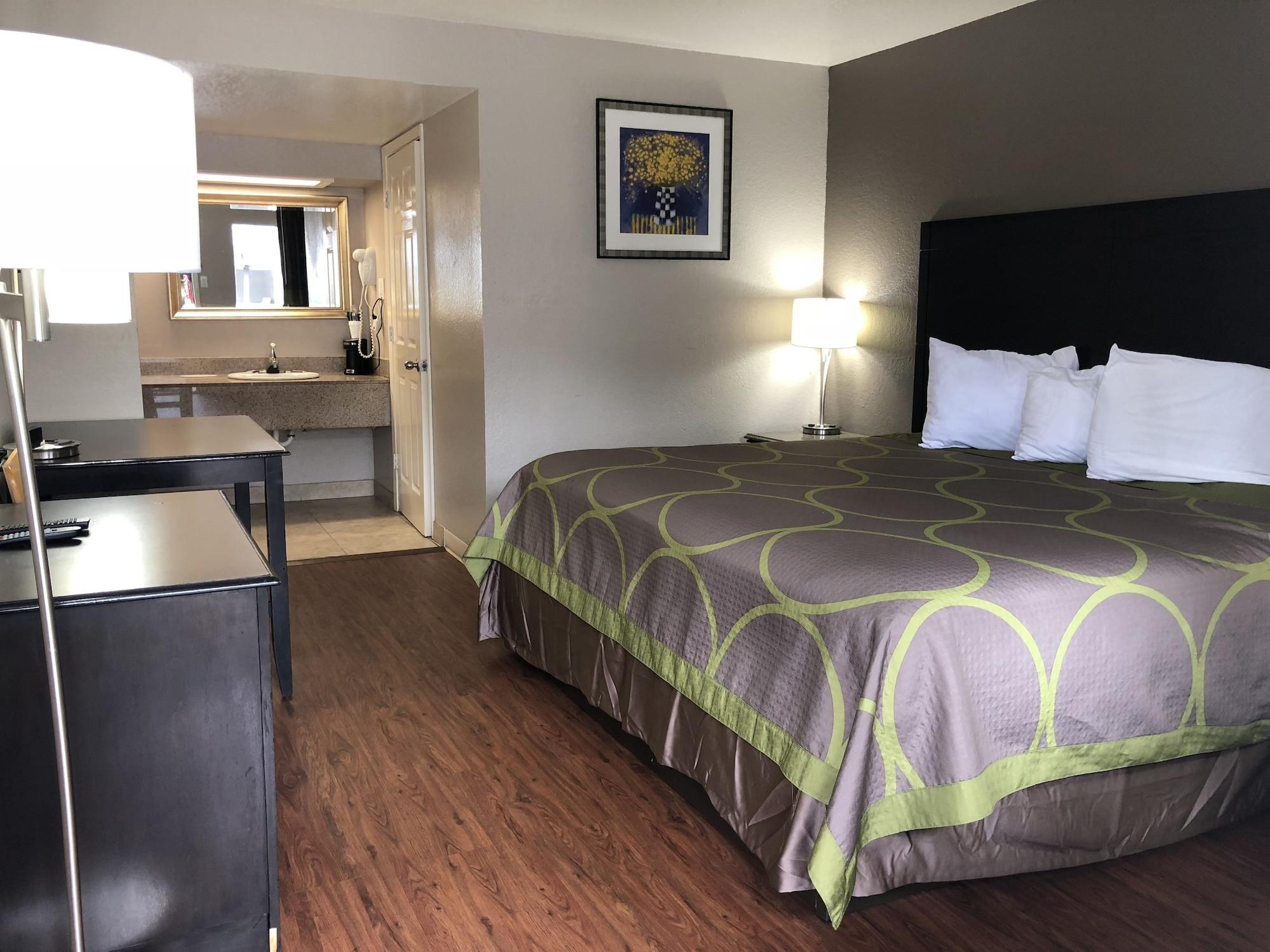 ซูเปอร์ 8 บาย วินด์แฮม ซานแอนโทนิโอ ดาวน์ทาวน์/ มิวเซียมรีช Motel ซานอันโตนิโอ ภายนอก รูปภาพ