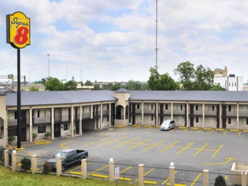 ซูเปอร์ 8 บาย วินด์แฮม ซานแอนโทนิโอ ดาวน์ทาวน์/ มิวเซียมรีช Motel ซานอันโตนิโอ ภายนอก รูปภาพ