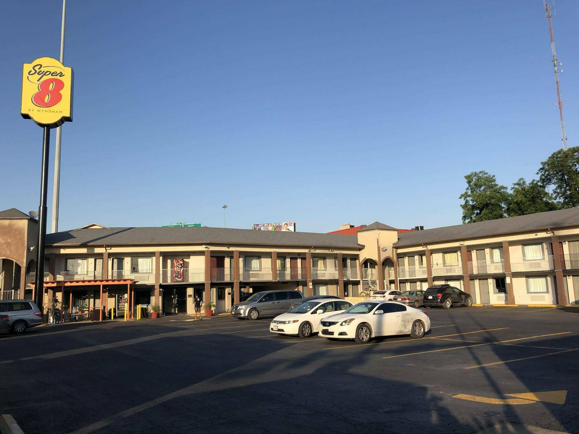 ซูเปอร์ 8 บาย วินด์แฮม ซานแอนโทนิโอ ดาวน์ทาวน์/ มิวเซียมรีช Motel ซานอันโตนิโอ ภายนอก รูปภาพ
